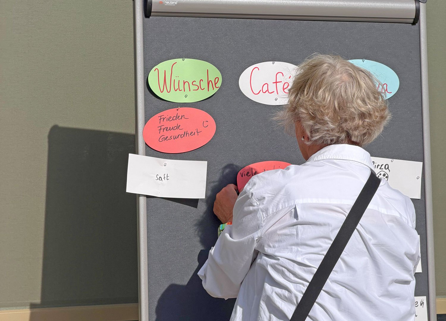 Glückwünsche und Feedback. Foto: Iryna Titok