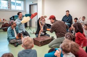 Workshop mit Banda Internationale in einer Dresden Kita. Foto: Martin Rebaza